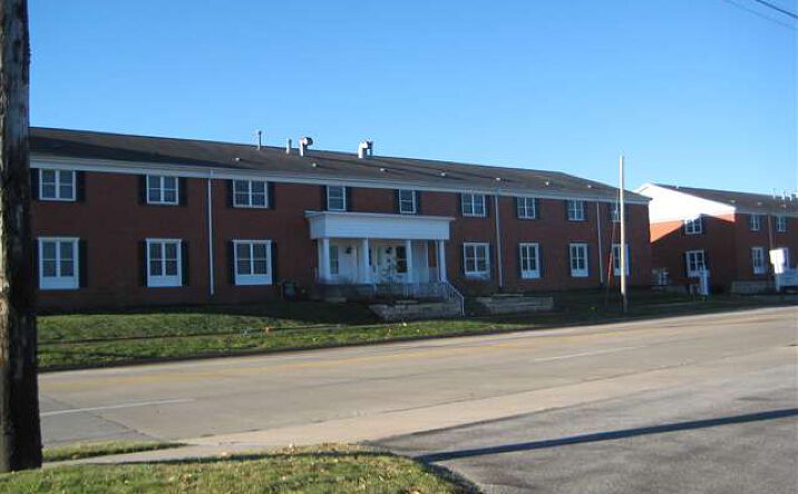 Pictures of Office property located at 985 Lincoln Rd, Bettendorf, IA 52722 for lease - image #1