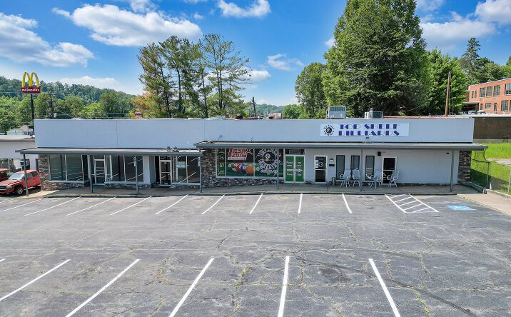 Pictures of Retail, Office, Restaurant property located at 2712 Virginia Ave, Collinsville, VA 24078 for lease - image #1