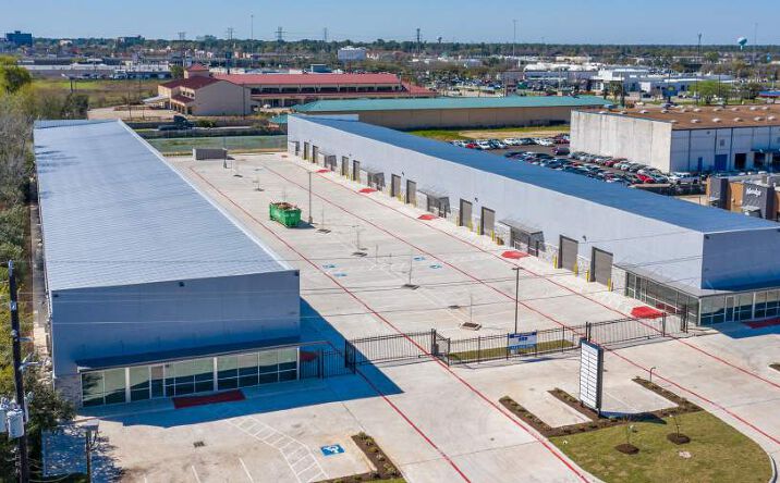 Pictures of Office, Industrial property located at 22505 Imperial Valley Dr, Houston, TX 77073 for lease - image #1