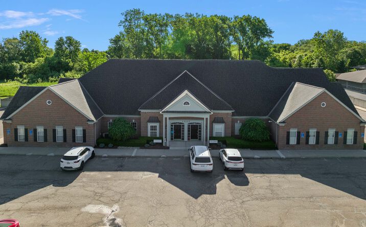 Pictures of Office property located at 46600 Romeo Plank Rd, Macomb, MI 48044 for lease - image #1