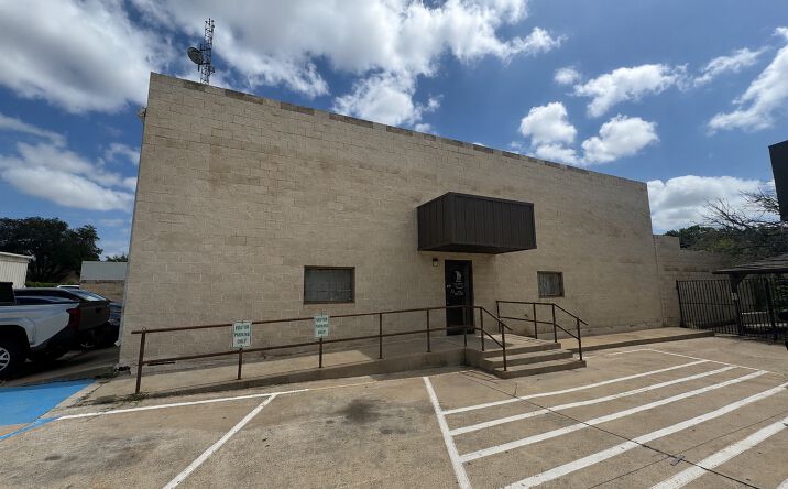 Pictures of Office property located at 5713 Springfield Ave., Laredo, TX 78041 for lease - image #1