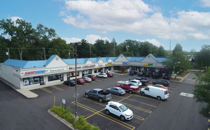 Pictures of Retail property located at 22506 Telegraph Rd, Southfield, MI 48033 for lease - image #1