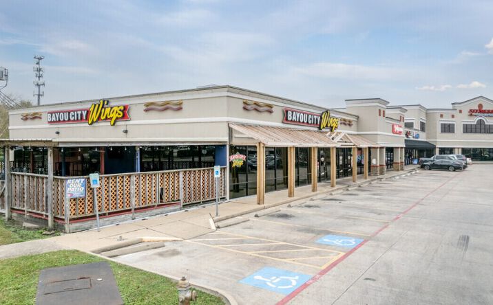 Pictures of Retail, Office property located at 5003 Garth Rd, Baytown, TX 77521 for lease - image #1