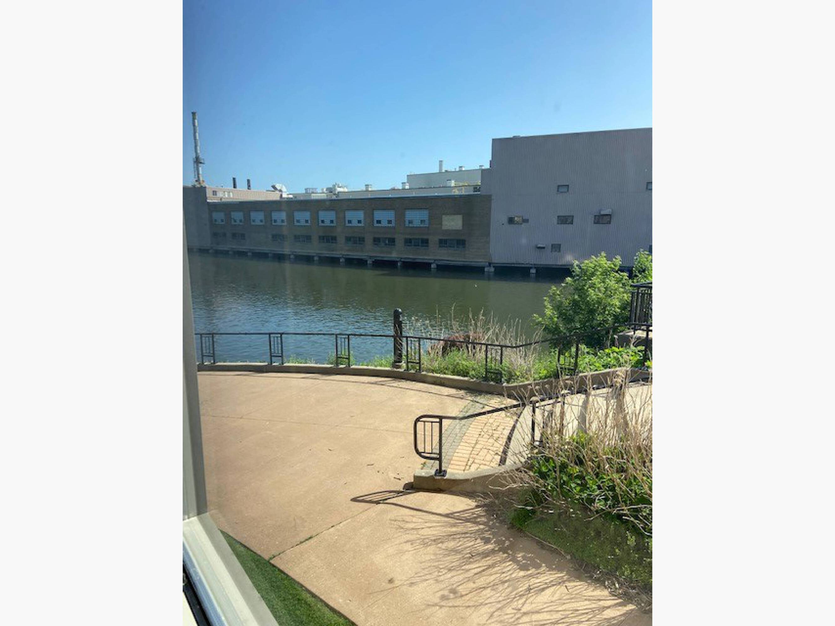 145 N Commercial St, Neenah, WI 54956