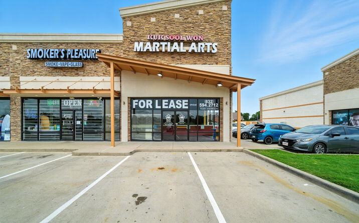Pictures of Retail, Special Purpose, Restaurant property located at 1125 Crabb River Rd, Richmond, TX 77469 for lease - image #1