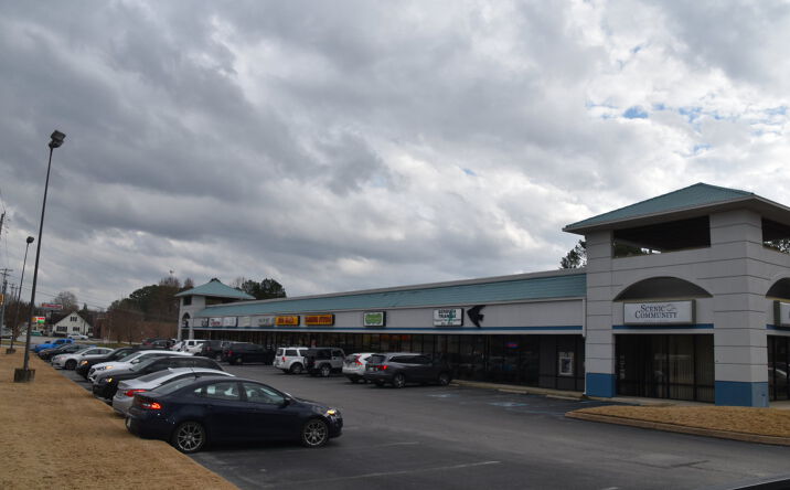Pictures of Retail, Office property located at 7550 E Brainerd Rd, Chattanooga, TN 37421 for lease - image #1