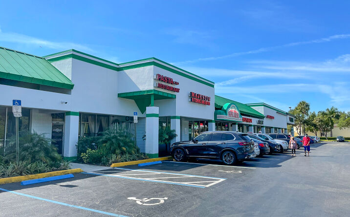 Pictures of Retail property located at 4970 W Atlantic Blvd, Margate, FL 33063 for lease - image #1
