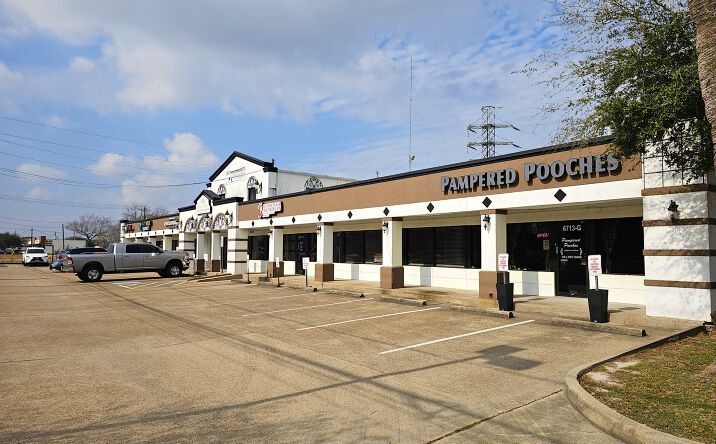 Pictures of Retail property located at 6713 Broadway St, Pearland, TX 77581 for lease - image #1