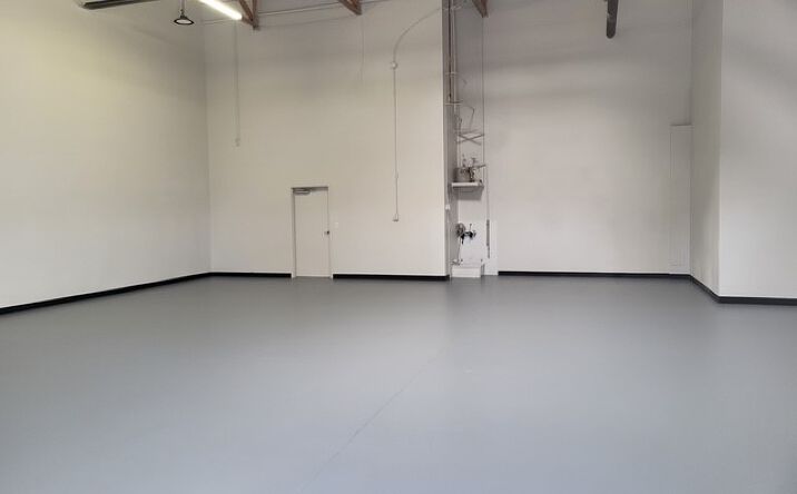 Pictures of Industrial property located at 1611 W Whispering Wind Dr, Phoenix, AZ 85085 for lease - image #1