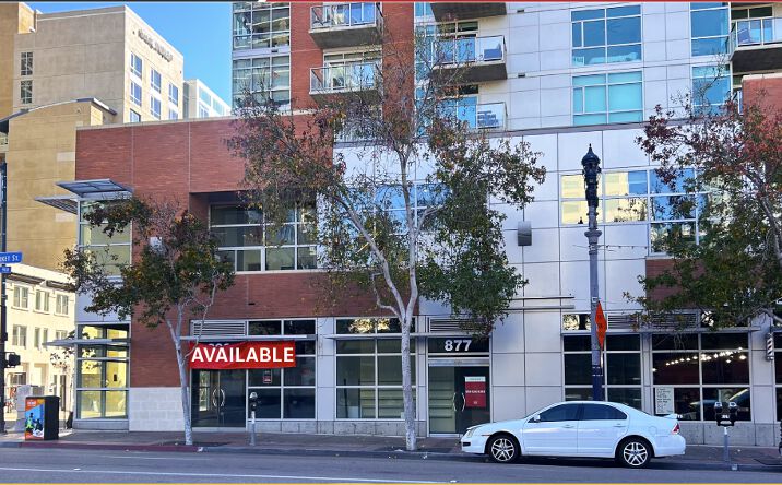 Pictures of Retail, Restaurant property located at 833 Market St, San Diego, CA 92101 for lease - image #1