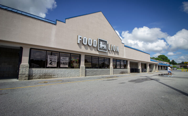 Pictures of Retail property located at 7550 Dorchester Rd, North Charleston, SC 29418 for lease - image #1