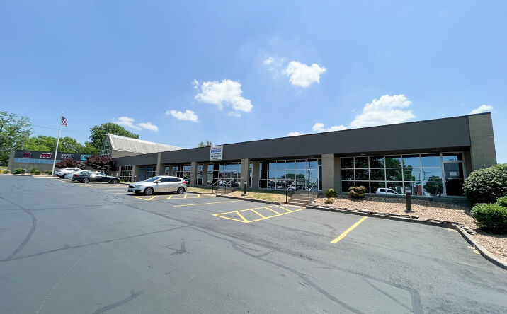 Pictures of Office property located at 3000 E Chestnut Expressway, Springfield, MO 65802 for lease - image #1