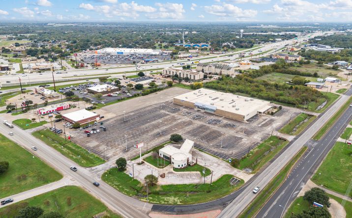 Pictures of Office, Land property located at 1205 N Loop 340, Waco, TX 76705 for lease - image #1