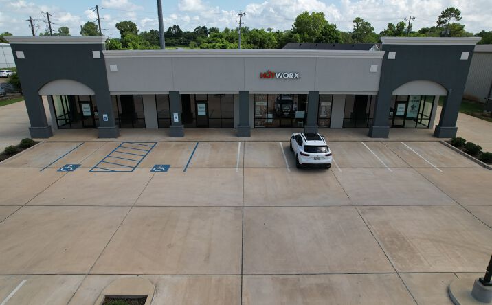 Pictures of Retail, Office, Restaurant property located at 6354 Coliseum Blvd, Alexandria, LA 71303 for lease - image #1