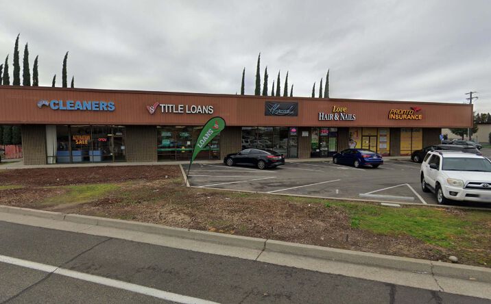 Pictures of Retail property located at 2523 Alta Arden Expy, Sacramento, CA 95825 for lease - image #1
