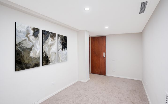 Pictures of Office property located at 20 E 68th St, New York, NY 10065 for lease - image #1