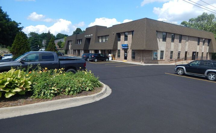 Pictures of Office property located at 25882 Orchard Lake Rd, Farmington Hills, MI 48336 for lease - image #1