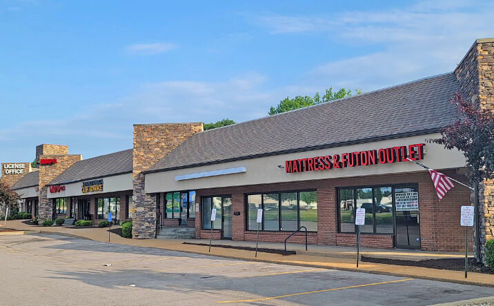 Pictures of Retail property located at 15501 Manchester Rd, Ballwin, MO 63011 for sales - image #1
