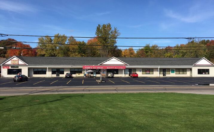 Pictures of Retail property located at 1490 W Liberty St, Hubbard, OH 44425 for lease - image #1