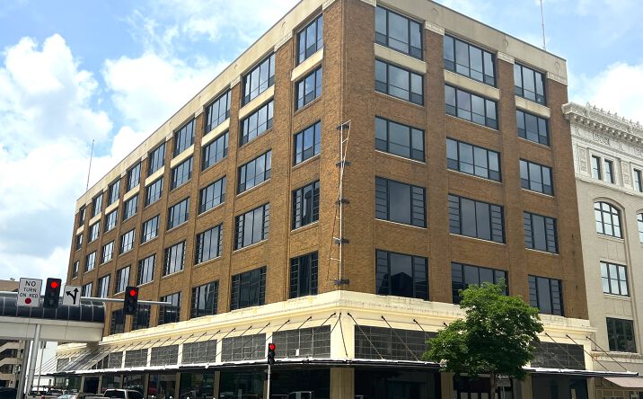 Pictures of Office property located at 1200 N St, Lincoln, NE 68508 for sales - image #1