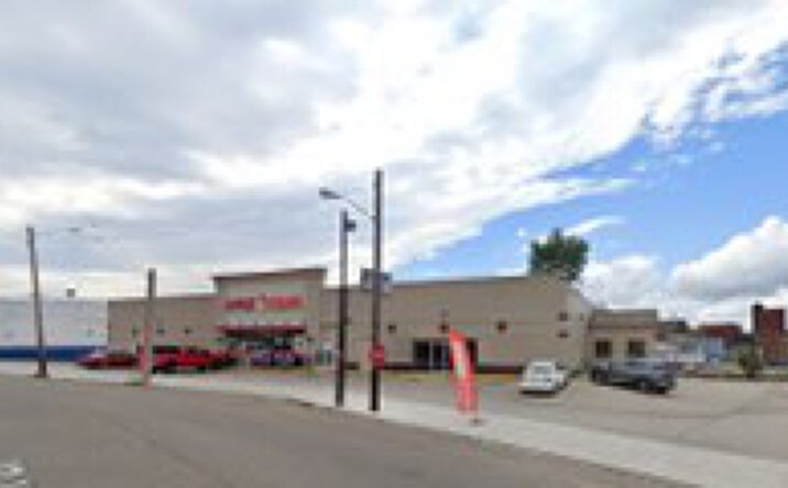 Pictures of Retail property located at 615 Walnut St, East Liverpool, OH 43920 for lease - image #1