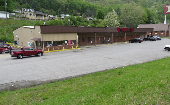 Pictures of Retail property located at 1997 Buffalo Creek Rd, Accoville, WV 25606 for lease - image #1