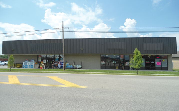 Pictures of Retail property located at 951 S Main St, Monroe, OH 45050 for lease - image #1