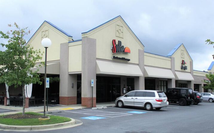 Pictures of Retail property located at 10505 Greenbelt Rd, Lanham, MD 20706 for lease - image #1
