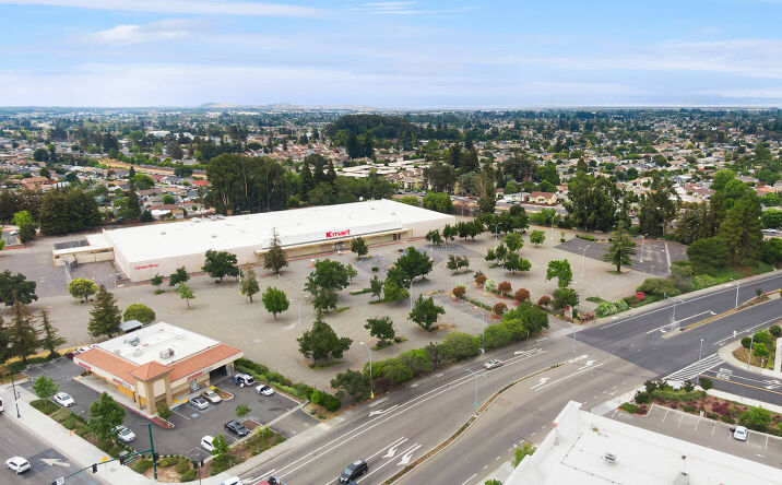 Pictures of Retail property located at 26231 Mission Blvd, Hayward, CA 94544 for lease - image #1