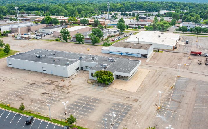Pictures of Retail property located at 35200 Grand River Ave, Farmington Hills, MI 48335 for lease - image #1