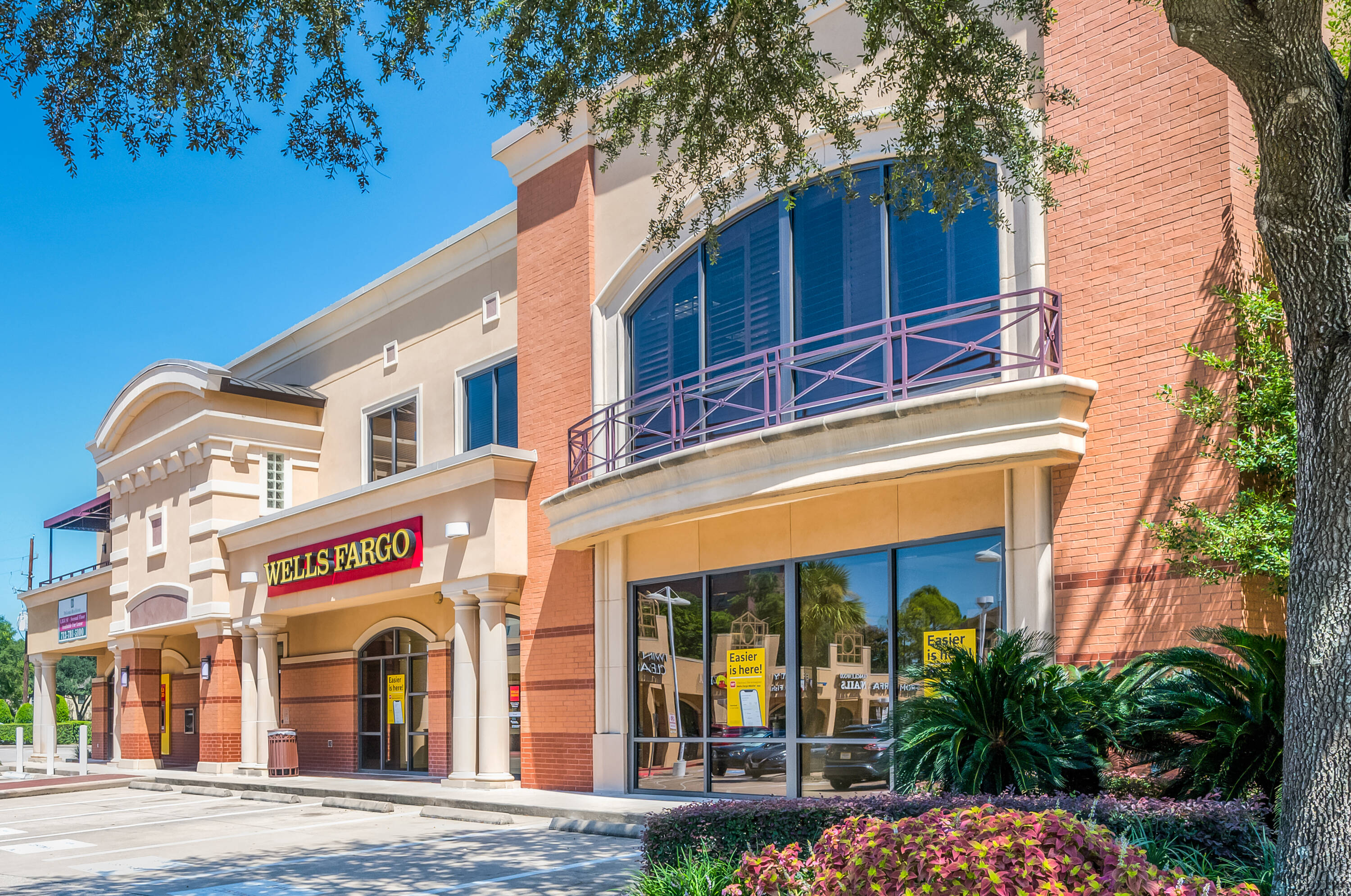 57005750 Woodway Dr, Houston, TX 77057