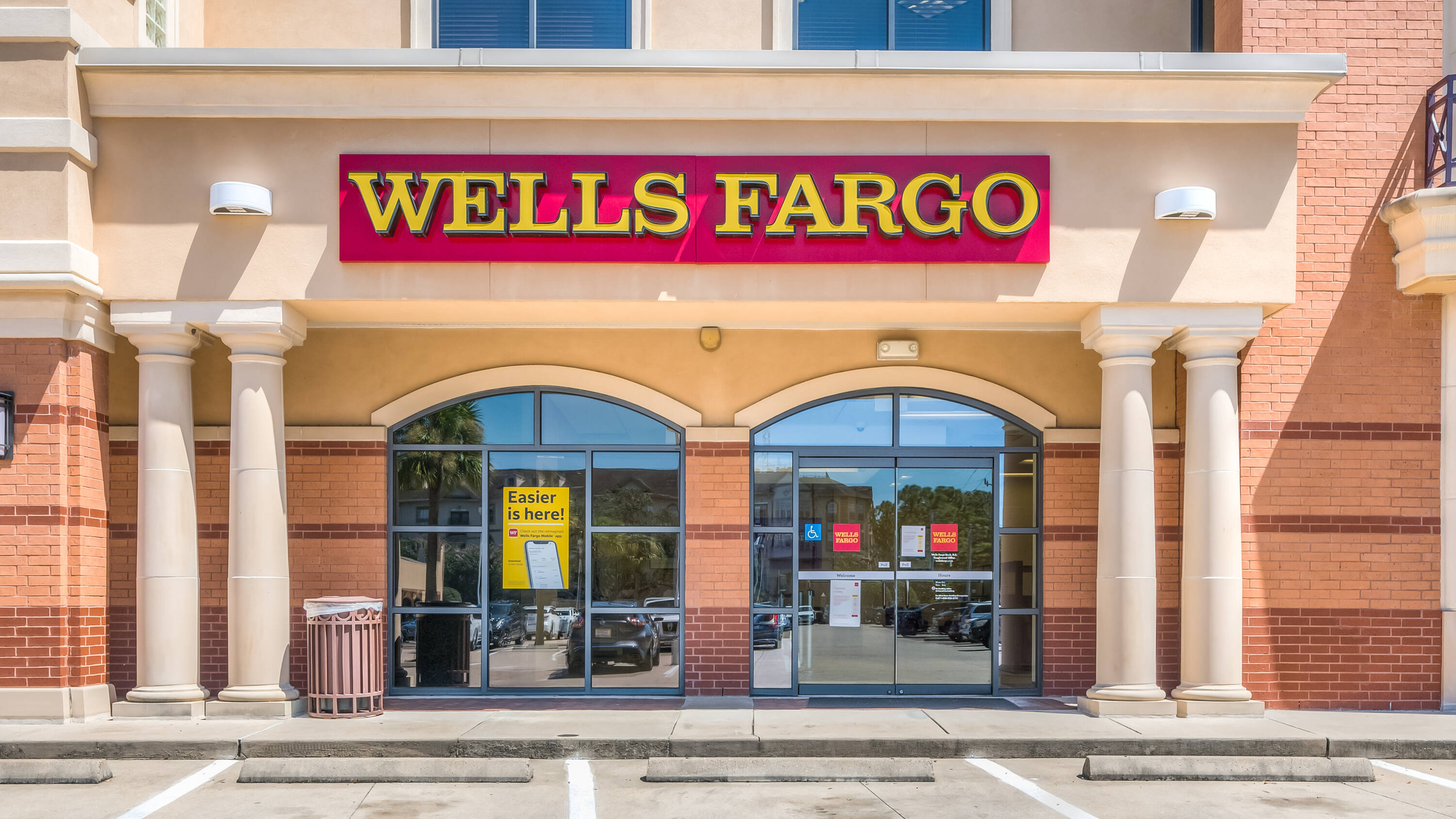 57005750 Woodway Dr, Houston, TX 77057