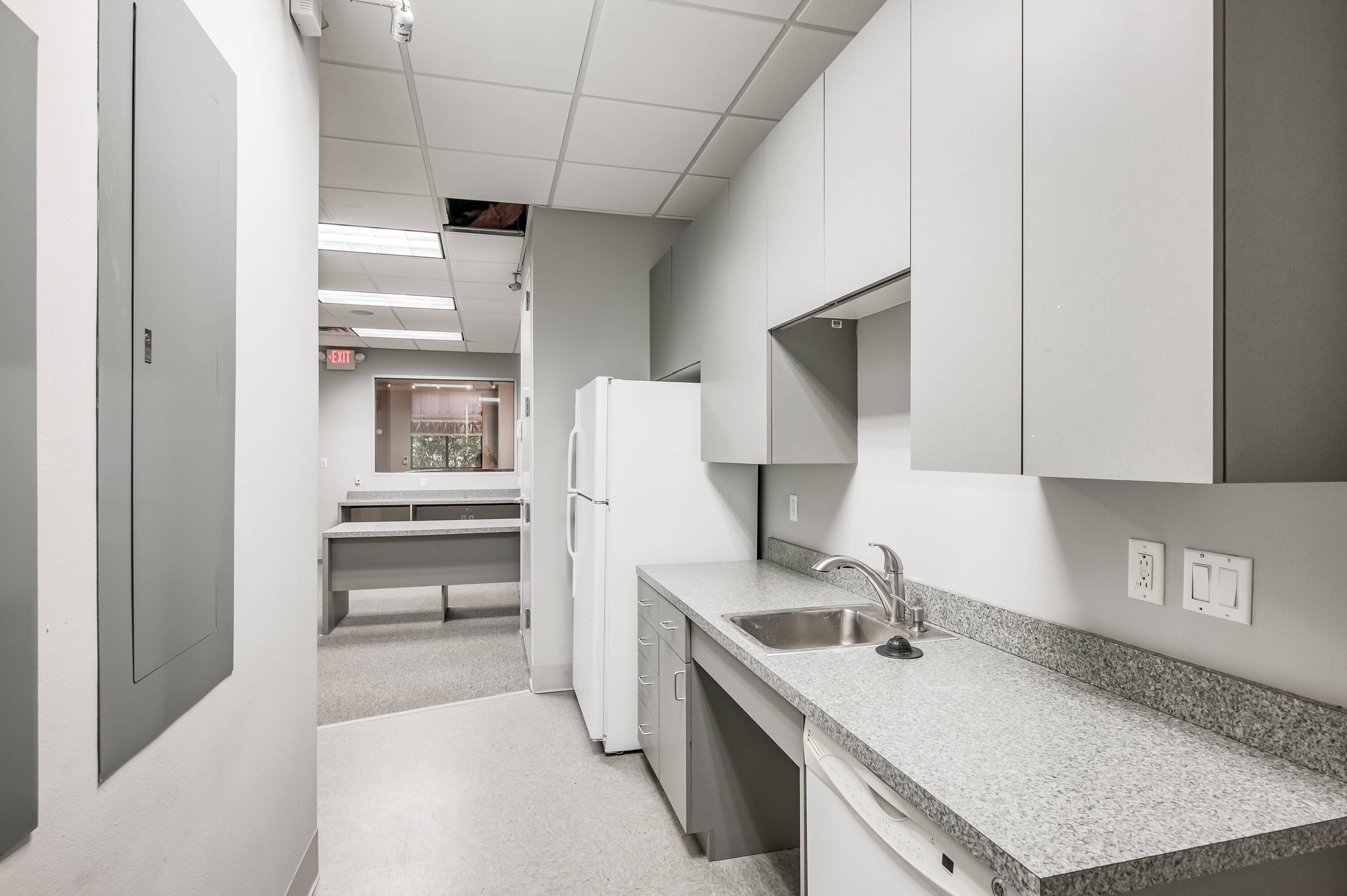 57005750 Woodway Dr, Houston, TX 77057