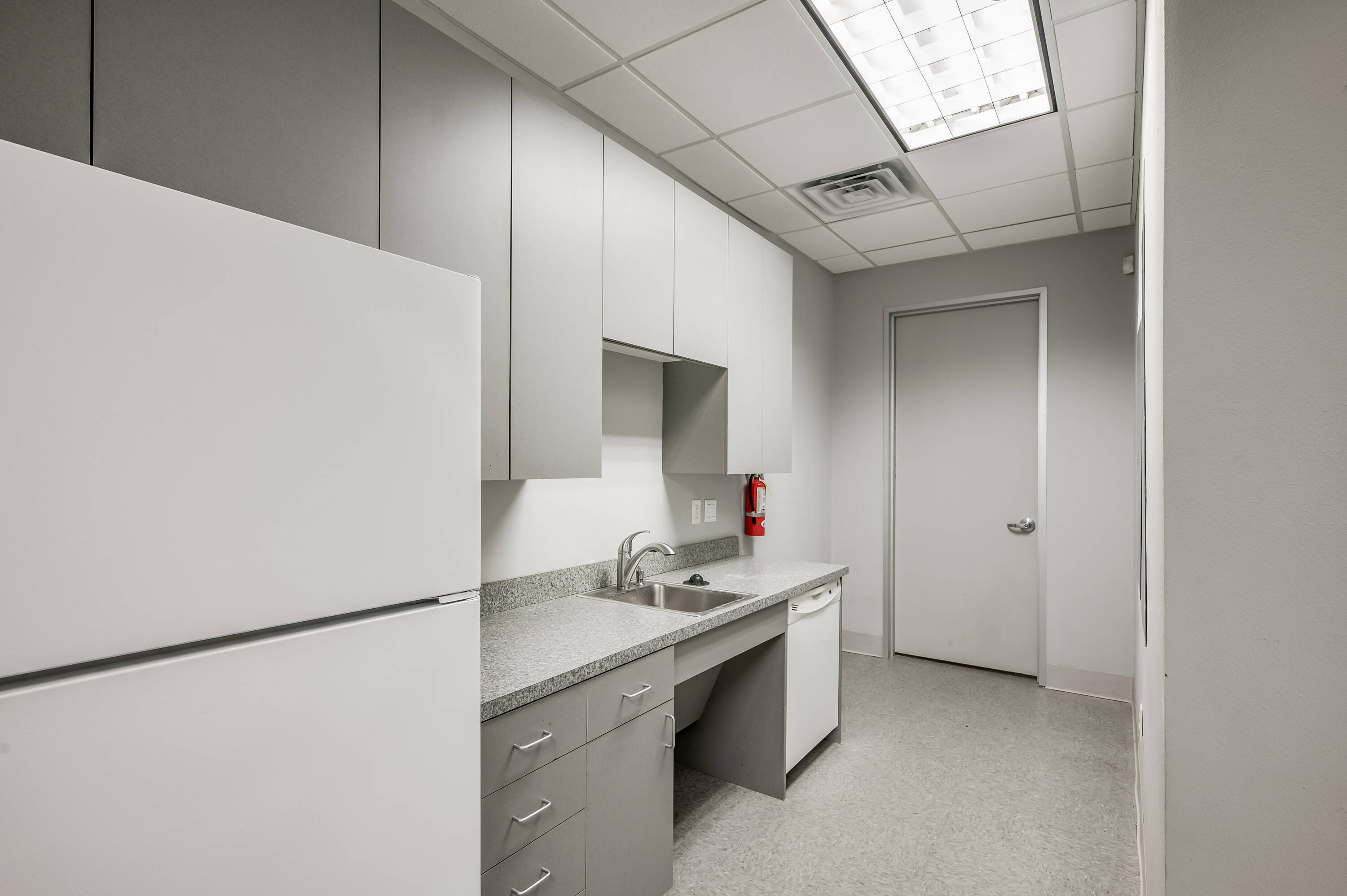 57005750 Woodway Dr, Houston, TX 77057