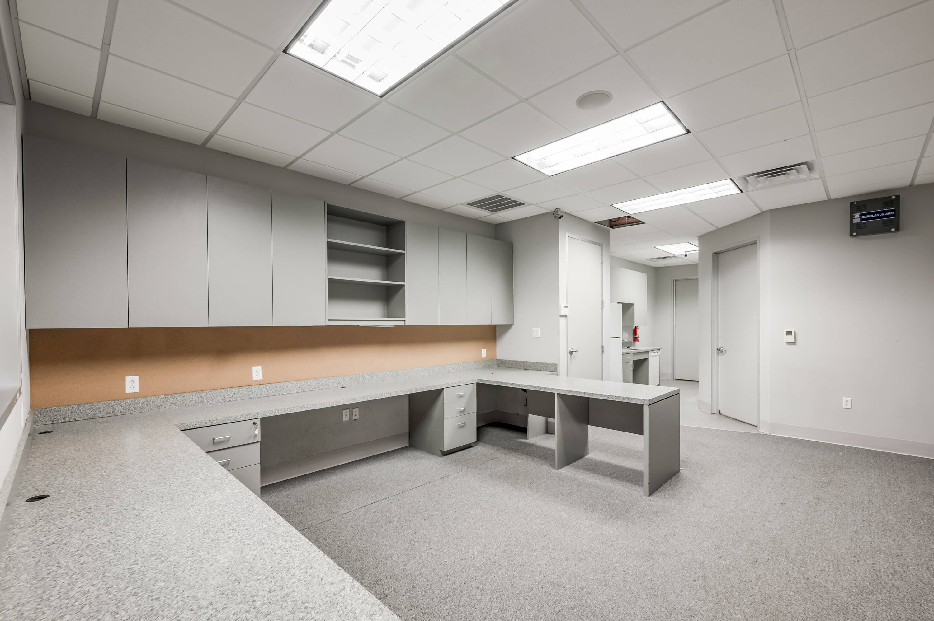 57005750 Woodway Dr, Houston, TX 77057