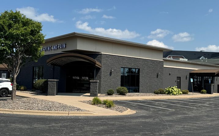Pictures of Office, Retail property located at 1600 N Casaloma Dr, Appleton, WI 54913 for lease - image #1