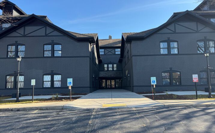 Pictures of Office property located at 301 N Broadway, De Pere, WI 54115 for lease - image #1