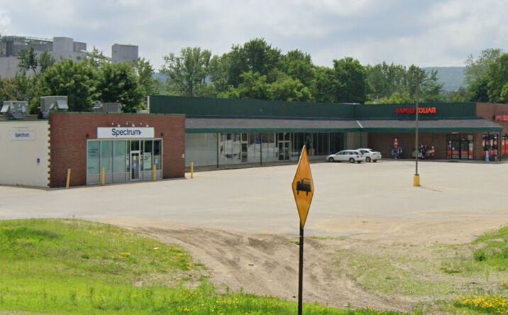 Pictures of Retail property located at 102 Main St, Mexico, ME 04257 for lease - image #1
