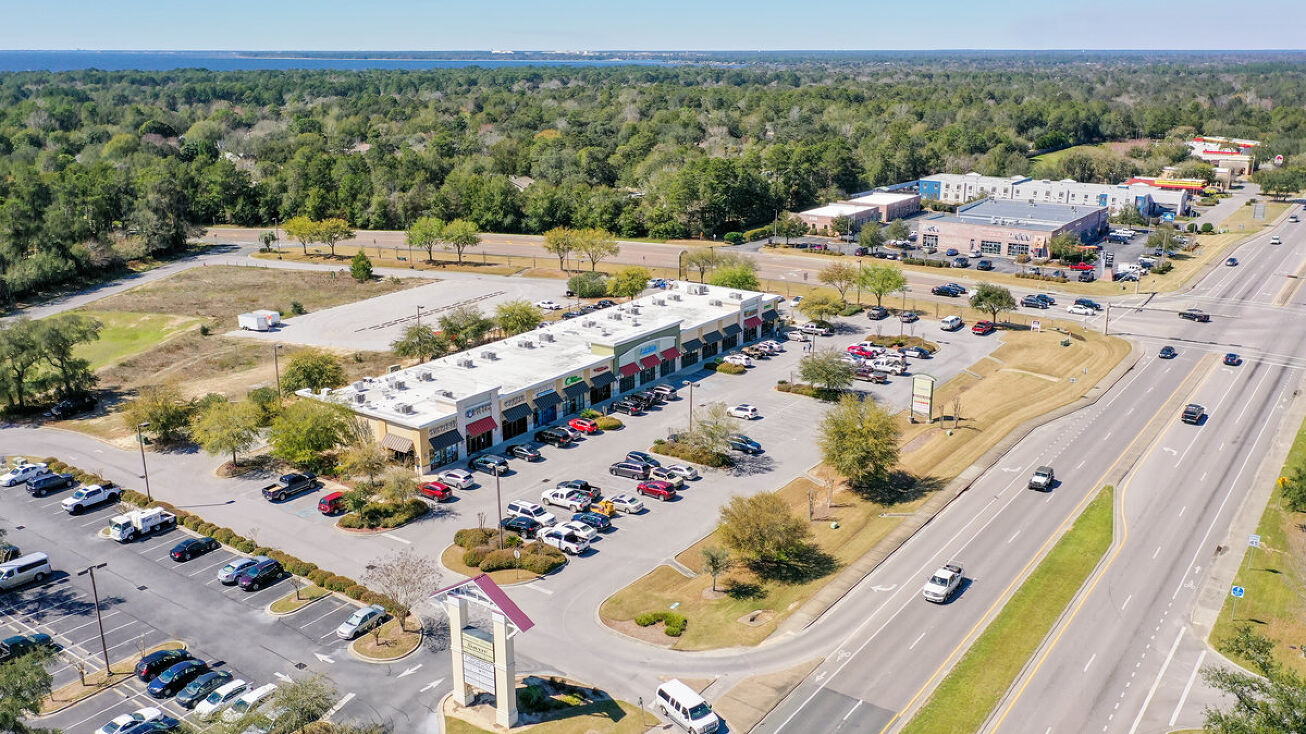 4585 E Hwy 20, Niceville, FL 32578 Retail Space for Lease The Shops