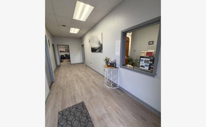 Pictures of Office property located at 1901 E Bennett St, Springfield, MO 65804 for lease - image #1