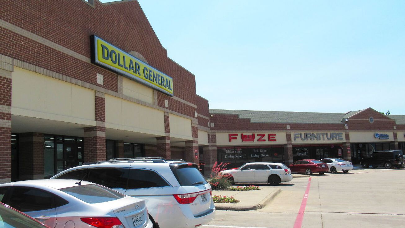 1001 NE Green Oaks Blvd, Arlington, TX 76006 Retail Space for Lease