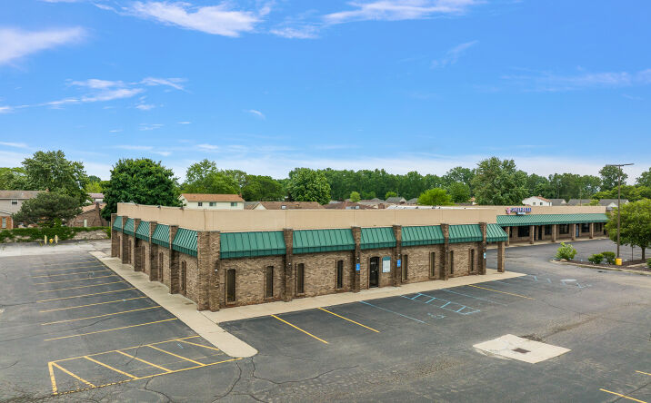 Pictures of Office property located at 40510-40522 Hayes Rd, Clinton Twp, MI 48038 for lease - image #1