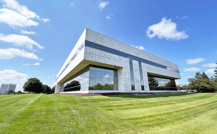 Pictures of Office property located at 5750 New King Dr, Troy, MI 48098 for lease - image #1