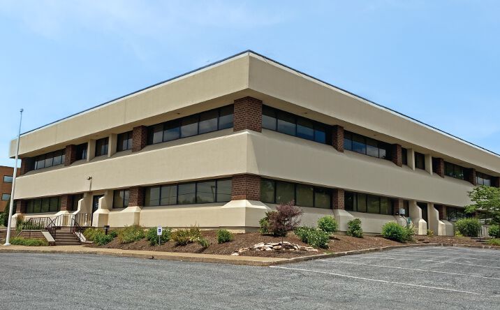 Pictures of Office property located at 2080 Linglestown Rd, Harrisburg, PA 17110 for lease - image #1