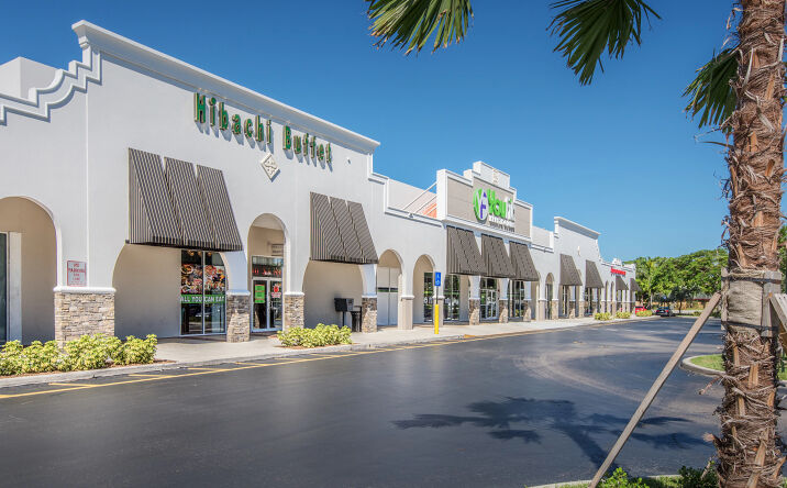 Pictures of Retail, Restaurant property located at 3740 W Hillsboro Blvd, Deerfield Beach, FL 33442 for lease - image #1