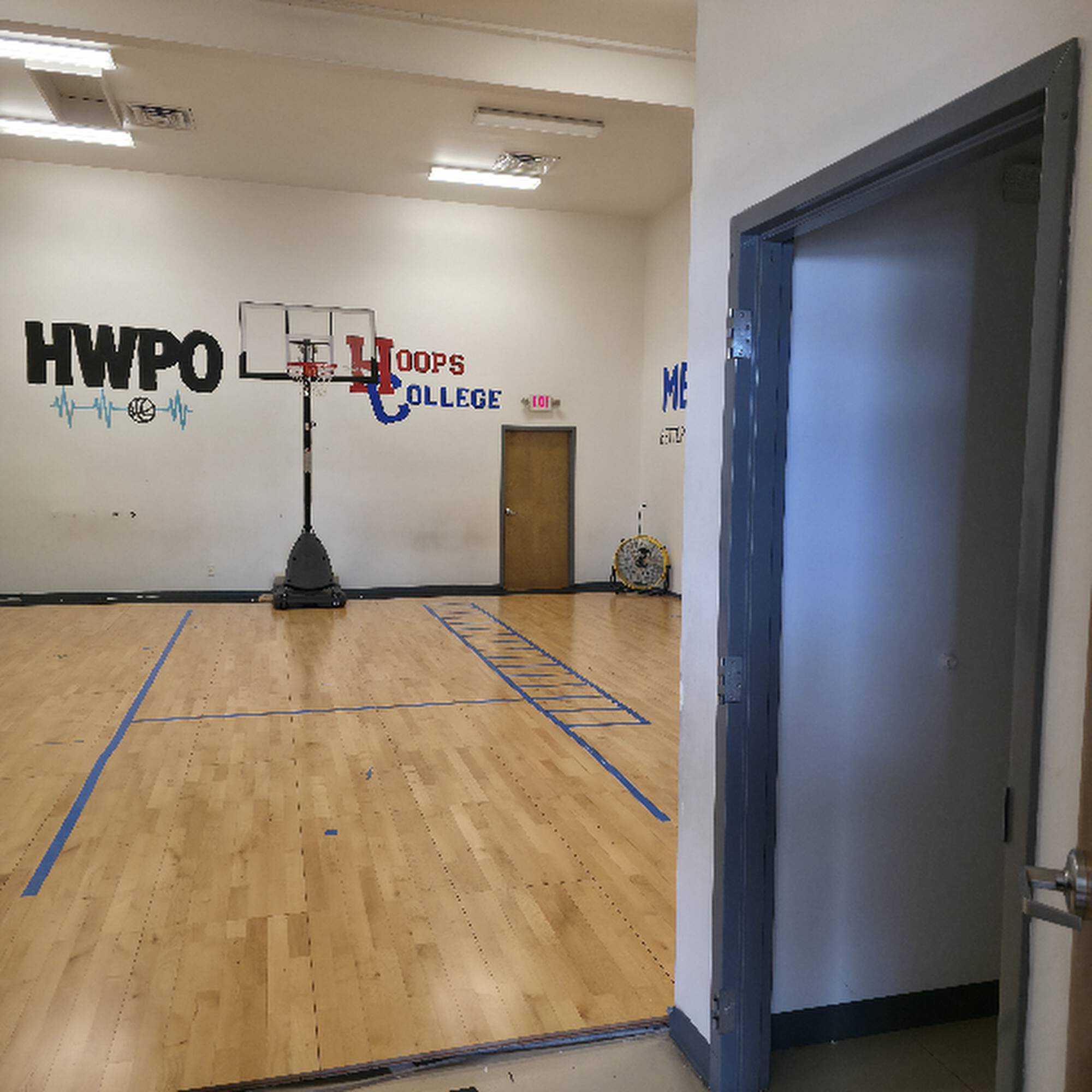 3853537