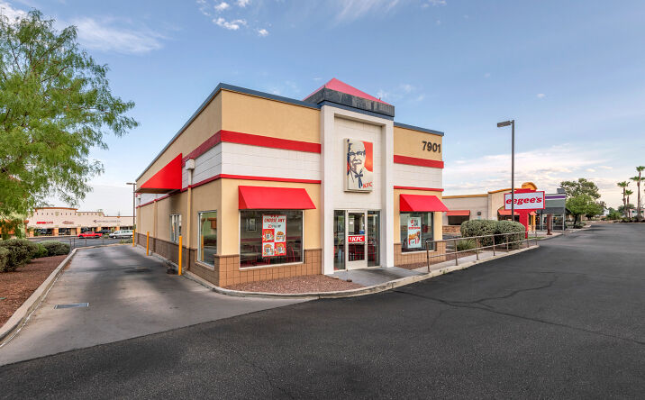 Pictures of Retail, Restaurant property located at 7951 N Oracle Rd, Oro Valley, AZ 85704 for lease - image #1