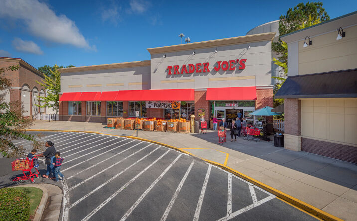 Pictures of Retail, Office, Land, Restaurant property located at 615 W Crossville Rd, Roswell, GA 30075 for lease - image #1