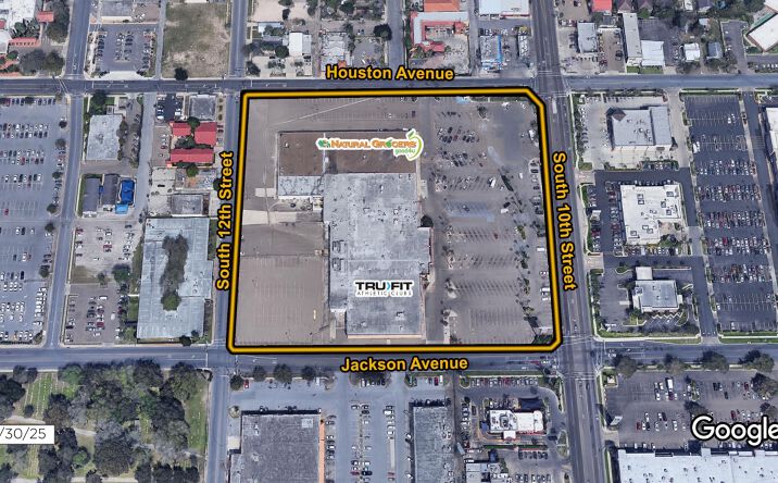 Pictures of Retail, Land property located at 800 S. 10th St, McAllen, TX 78501 for lease - image #1