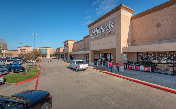 Pictures of Retail property located at 1001-B W. Bay Area Blvd, Webster, TX 77598 for lease - image #1